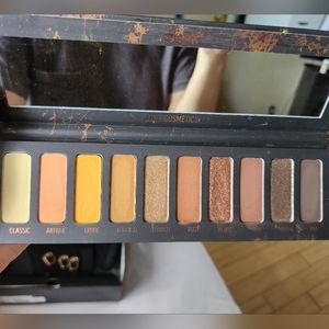 Melt cosmetics Rust eyeshadow palette